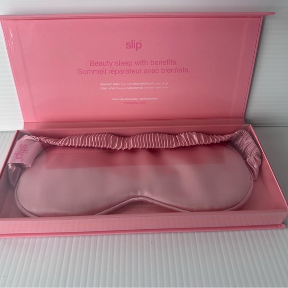 Slip Pure Silk Sleep Mask in Pink - Picture 3 of 8